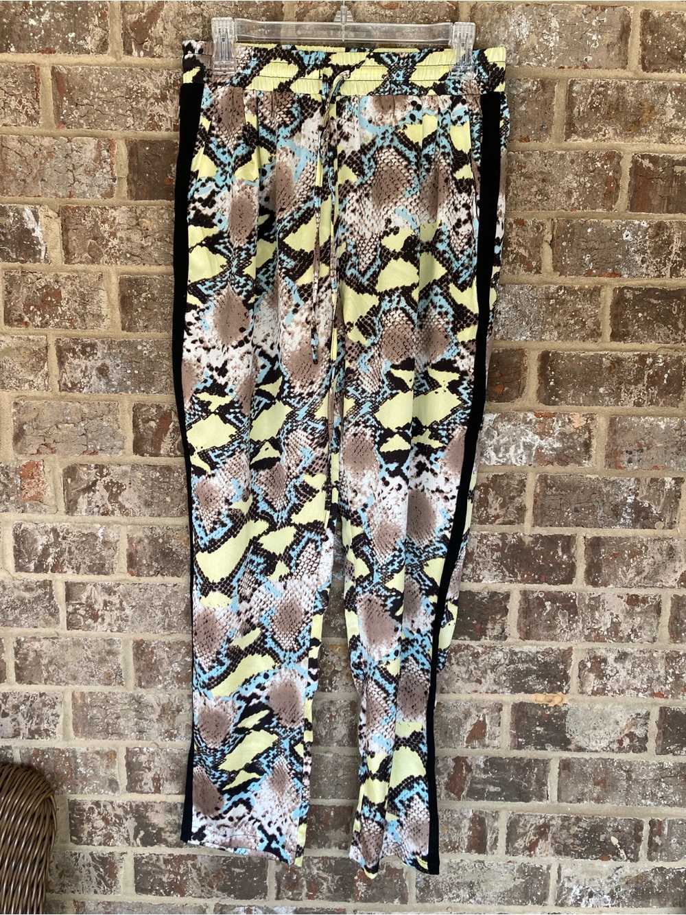 NEW With Tags SEE AND BE SEEN snake print straight leg pants Size Medium